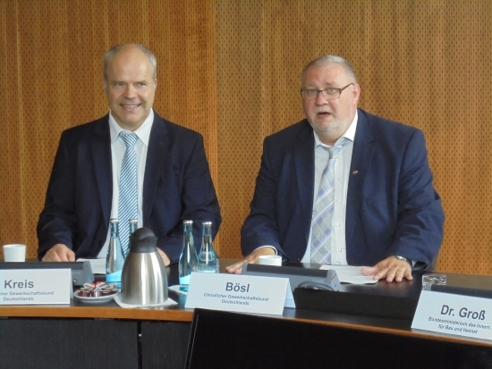 assets/CGB-Inhalte/FotoDatenbank/Menschen/Besoldung 2018klein.jpg