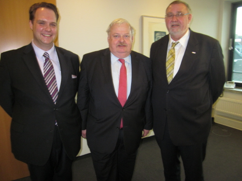assets/CGB-Inhalte/FotoDatenbank/Menschen/Boesel und Arbeitsminister NRW.jpg