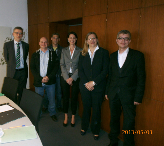 assets/CGB-Inhalte/FotoDatenbank/Menschen/Gespraech MdJ Saarland.jpg