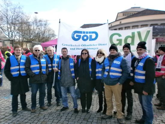 assets/CGB-Inhalte/FotoDatenbank/Menschen/warnstreikgoed2015klein.JPG